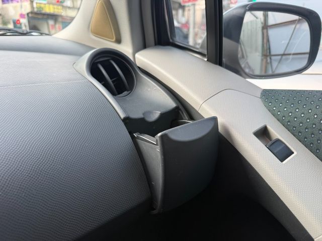 Toyota  Yaris 行車語音安全系統、舒壓按摩椅、原  第16張相片