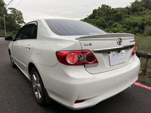 Toyota  Altis 【省油好開｜天窗｜定速、恆溫｜七速｜原鈑件｜抬頭顯示器｜代步首  第6張相片