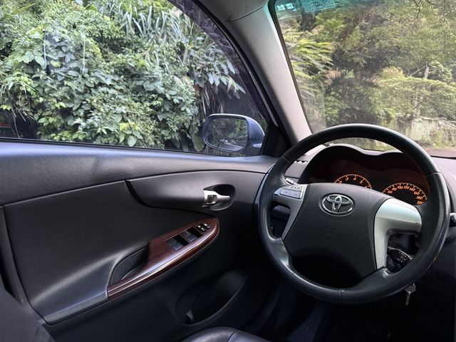 Toyota  Altis 【省油好開｜天窗｜定速、恆溫｜七速｜原鈑件｜抬頭顯示器｜代步首  第11張相片