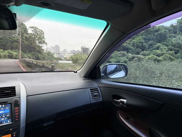 Toyota  Altis 【省油好開｜天窗｜定速、恆溫｜七速｜原鈑件｜抬頭顯示器｜代步首  第12張相片