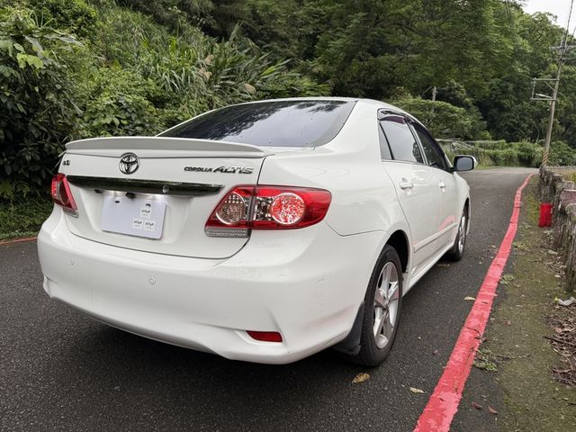 Toyota  Altis 【省油好開｜天窗｜定速、恆溫｜七速｜原鈑件｜抬頭顯示器｜代步首  第16張相片