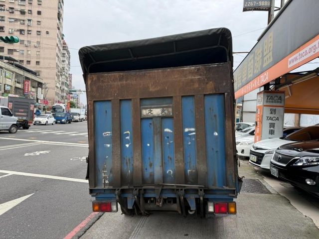 Isuzu  Elf(一路發) 【ELF 蓬式貨車｜升降尾門｜低里程｜原鈑件｜工作好幫  第6張相片