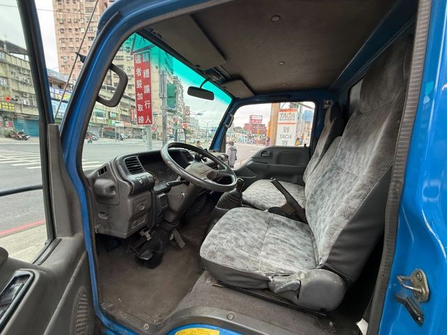 Isuzu  Elf(一路發) 【ELF 蓬式貨車｜升降尾門｜低里程｜原鈑件｜工作好幫  第14張相片