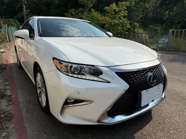 Lexus  ES  第4張相片
