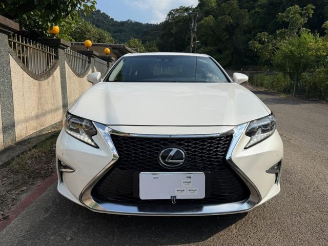 Lexus  ES  第6張相片