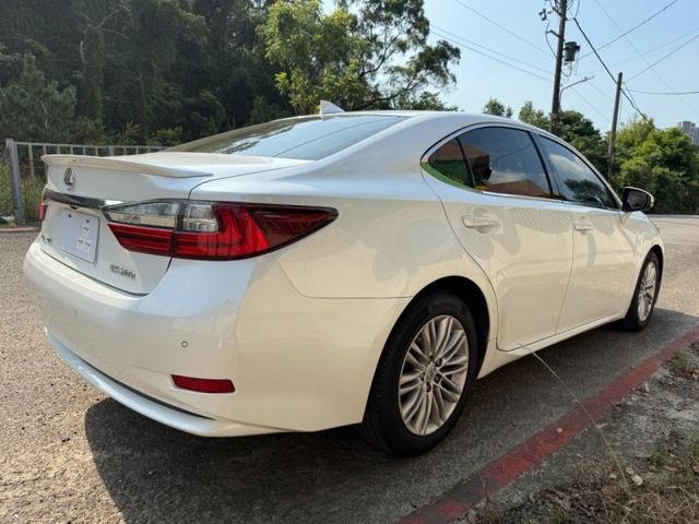 Lexus  ES  第7張相片