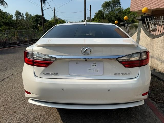 Lexus  ES  第17張相片