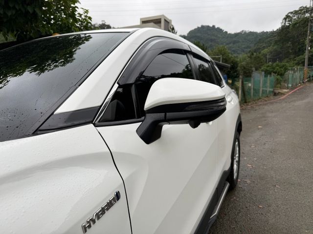 Toyota  Corolla Cross 【Hybrid 尊爵｜熱門油電休旅｜ACC跟車｜盲點｜原鈑件｜LED頭尾日行  第5張相片