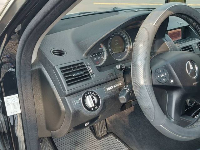 Mercedes-Benz/賓士   C-CLASS  C200  第13張相片