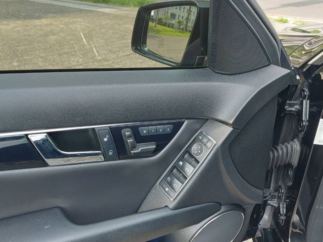Mercedes-Benz/賓士   C-CLASS  C200  第14張相片