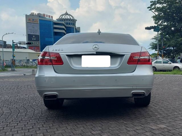 Mercedes-Benz/賓士   E-CLASS  E250  第2張相片