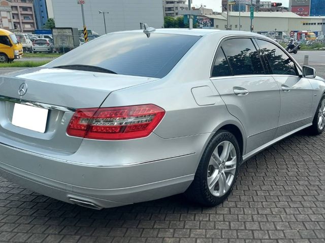 Mercedes-Benz/賓士   E-CLASS  E250  第3張相片