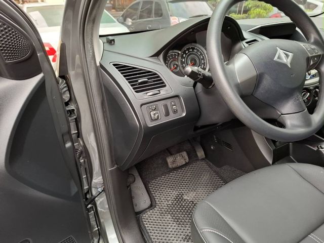 Mitsubishi  Zinger  第15張相片