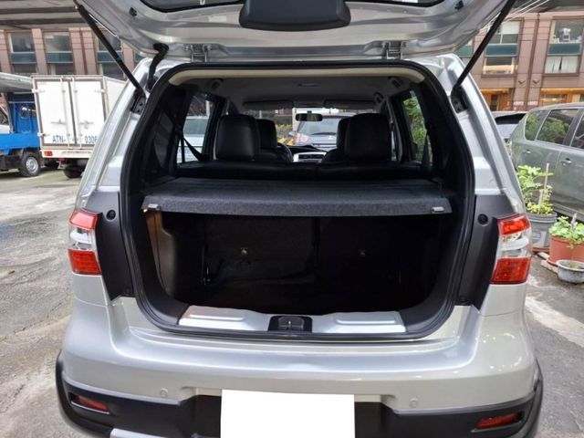 Nissan  Livina  第8張相片