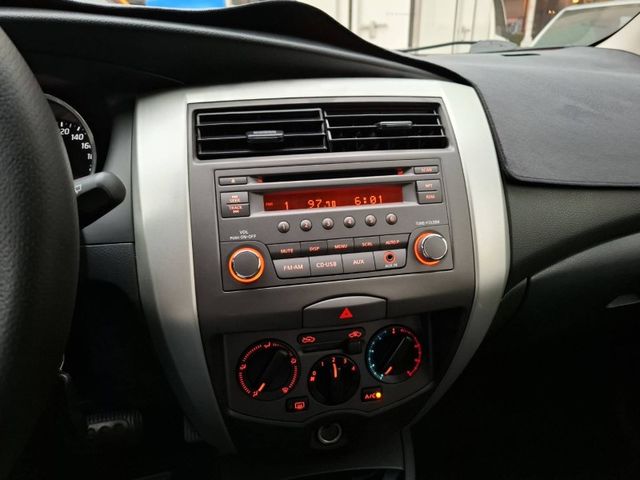 Nissan  Livina  第10張相片