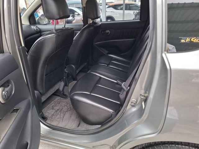 Nissan  Livina 2010年Livi  第12張相片