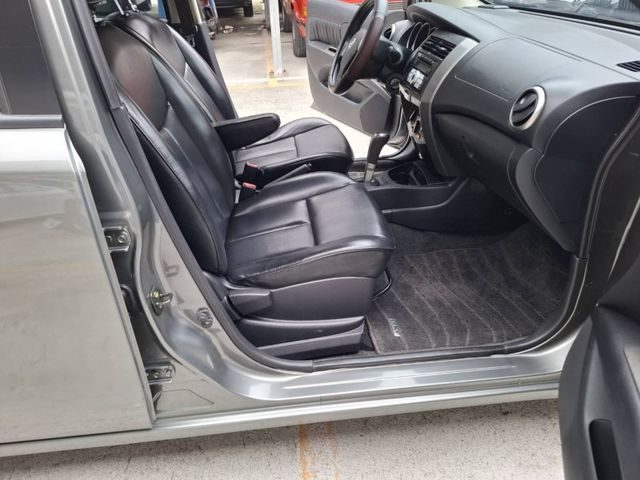 Nissan  Livina 2010年Livi  第16張相片