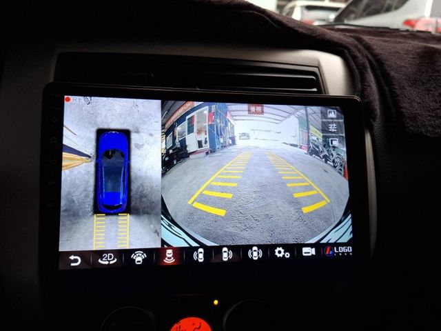 Nissan  Livina  第11張相片