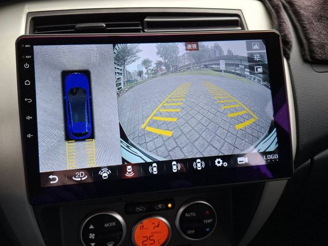 Nissan  Livina  第21張相片