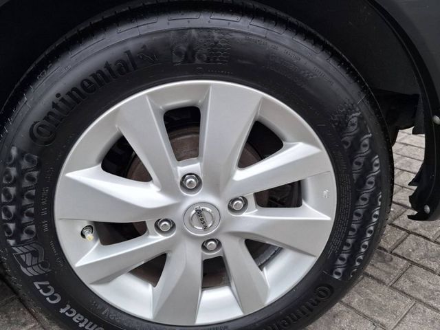 Nissan  Livina  第30張相片