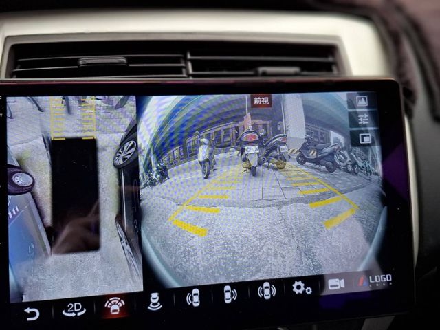 Nissan  Livina  第36張相片