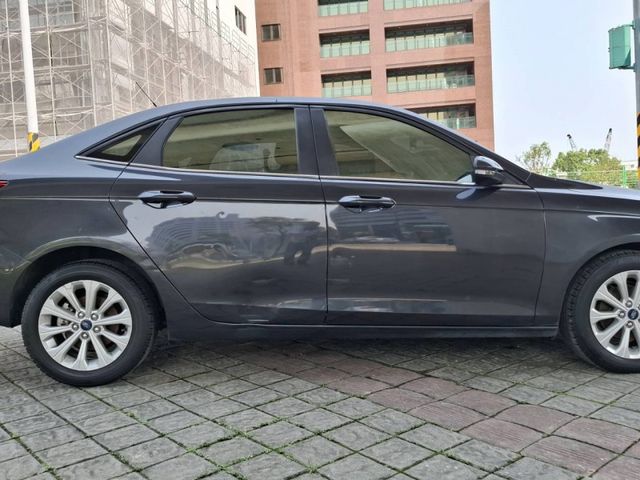 Ford/福特  Escort  第15張相片