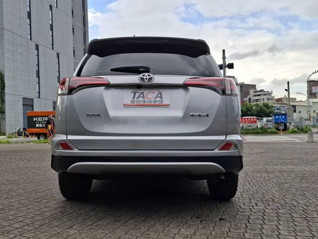 Toyota  RAV4 2018年 TOYOTA RA  第2張相片