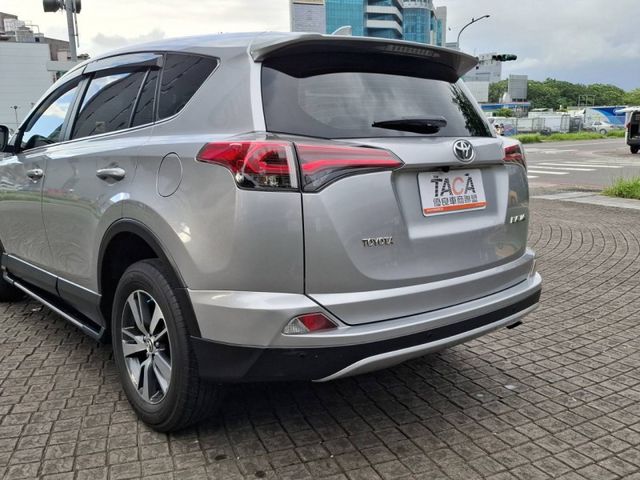 Toyota  RAV4 2018年 TOYOTA RA  第4張相片