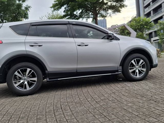 Toyota  RAV4 2018年 TOYOTA RA  第9張相片