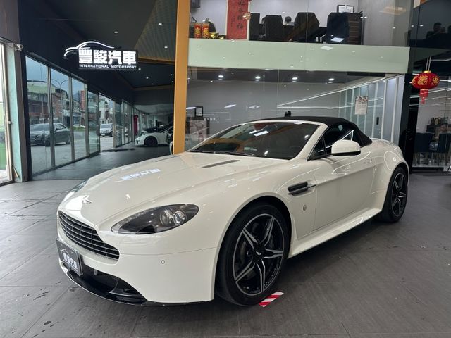 Aston Martin Vantage  第9張相片