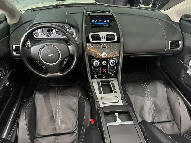 Aston Martin Vantage  第14張相片