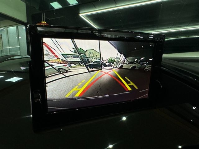 Aston Martin Vantage  第19張相片