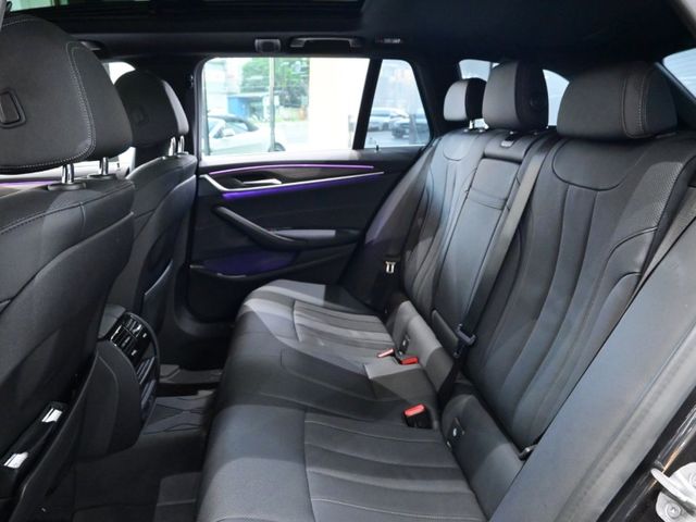 BMW/ 寶馬 520i M Sport  第7張相片