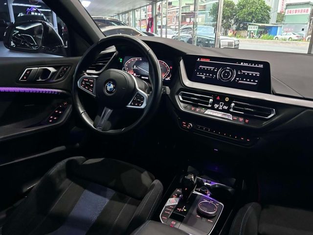 BMW/ 寶馬 118i 運動版  第13張相片