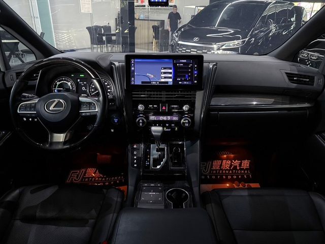 Lexus LM  第11張相片