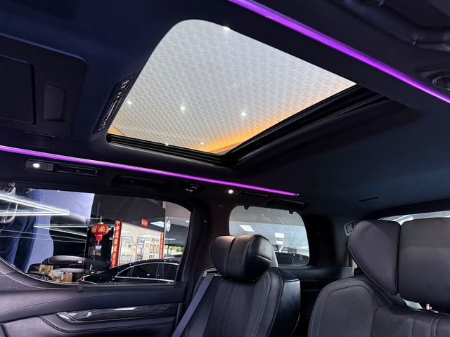 Lexus LM  第17張相片