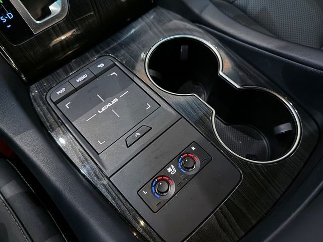 Lexus LM  第19張相片