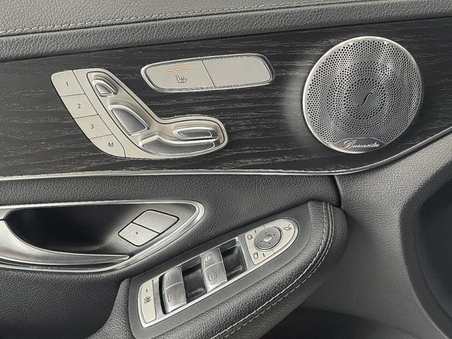 Mercedes-Benz/賓士 C300  第16張相片