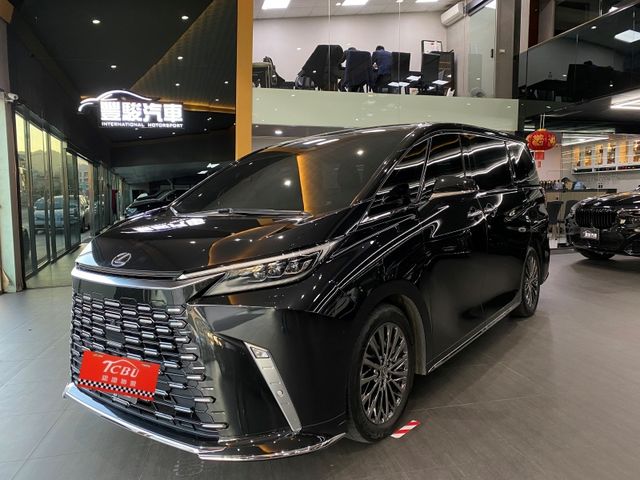 Lexus LM  第4張相片