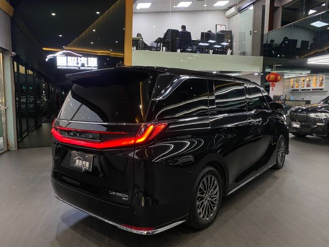 Lexus LM  第8張相片