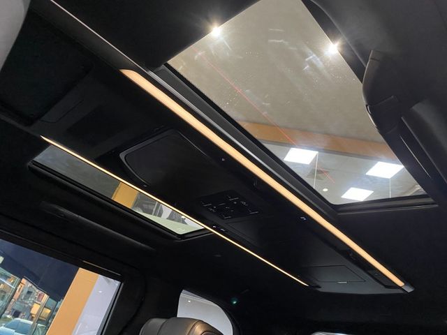 Lexus LM  第13張相片