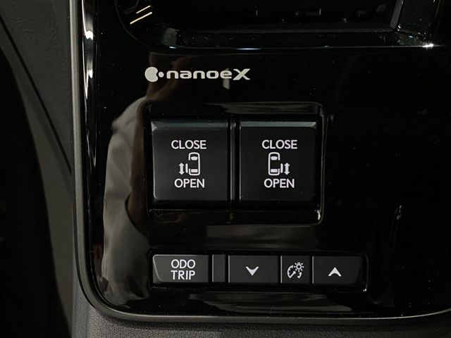 Lexus LM  第18張相片