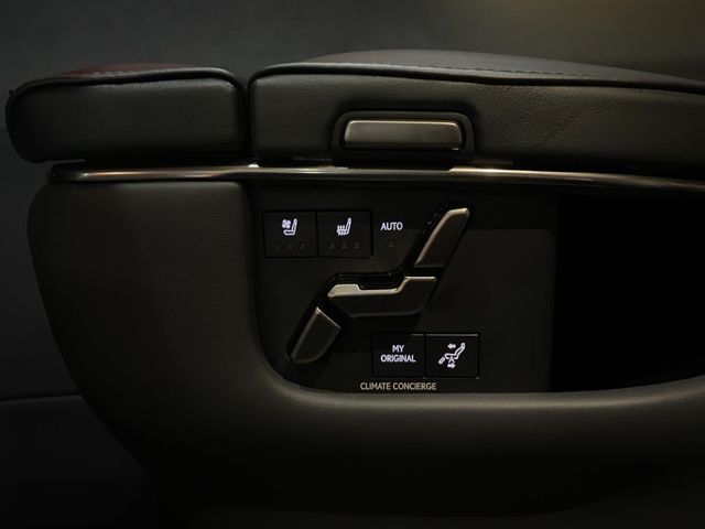 Lexus LM  第21張相片
