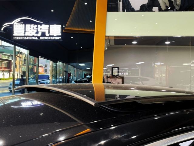Jaguar XF  第1張相片