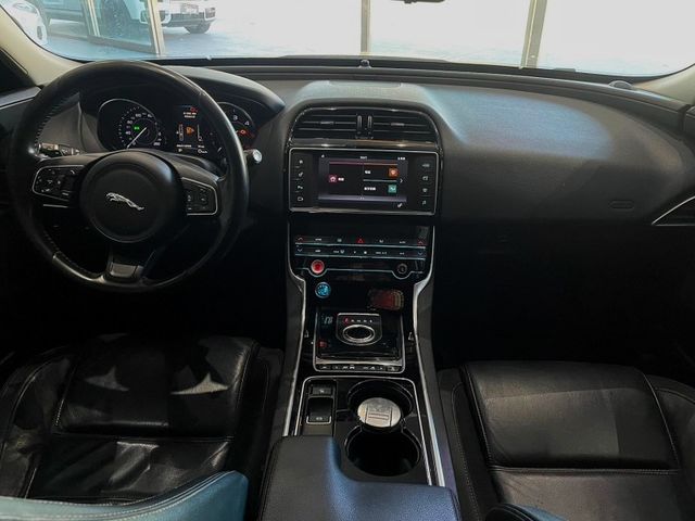 Jaguar XF  第11張相片