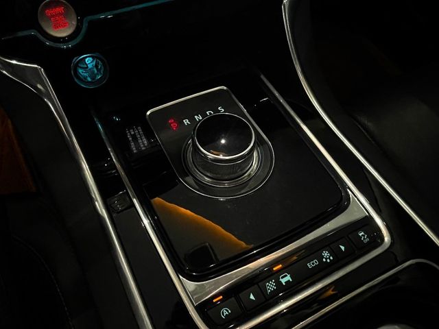 Jaguar XF  第12張相片