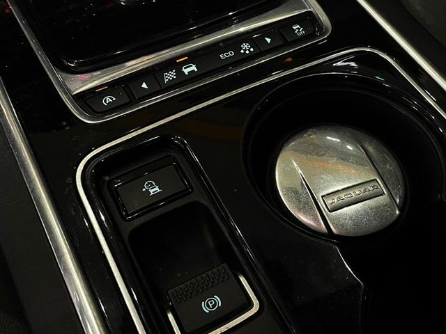 Jaguar XF  第21張相片