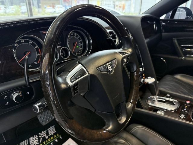 Bentley Flying Spur  第8張相片