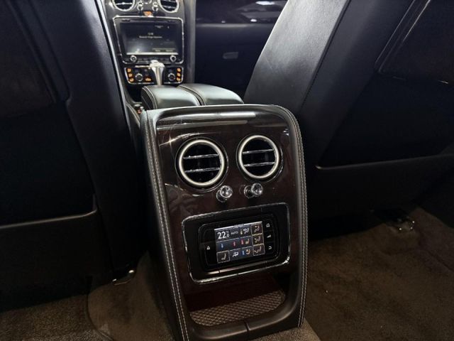 Bentley Flying Spur  第15張相片