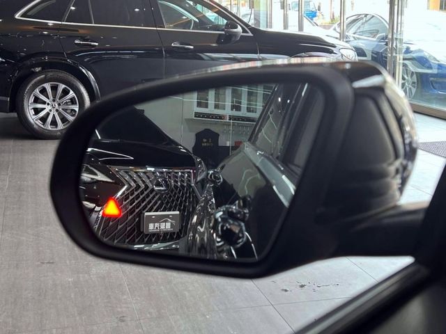Mercedes-Benz/賓士 GLC300  第9張相片